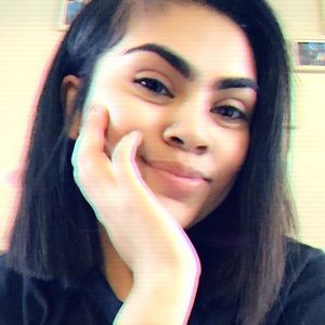 Meet your Posher, Mercedes